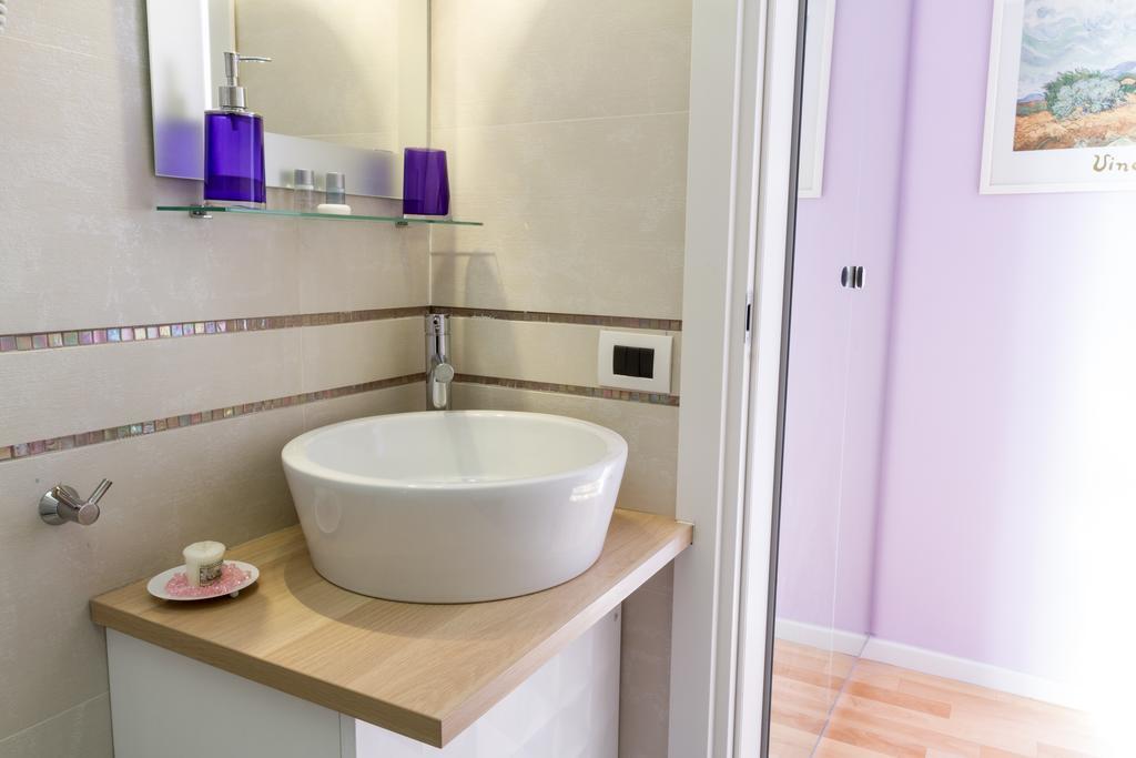 Bevilacqua Bed Roma Santa Croce 호텔 객실 사진