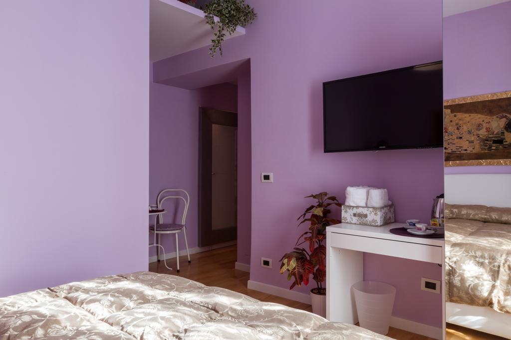 Bevilacqua Bed Roma Santa Croce 호텔 객실 사진