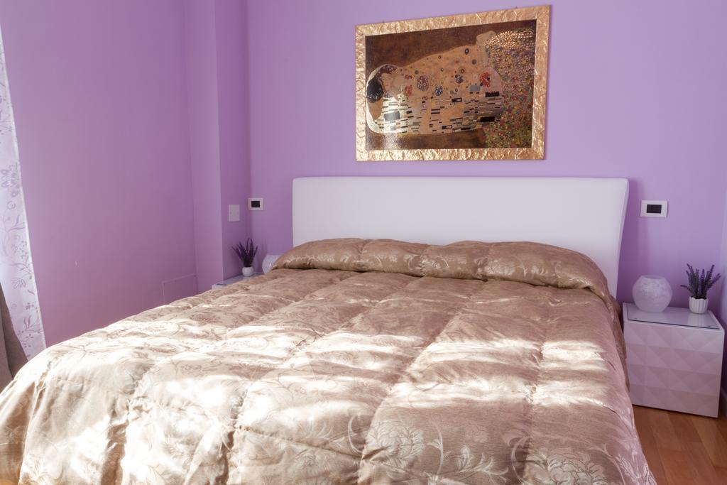 Bevilacqua Bed Roma Santa Croce 호텔 객실 사진