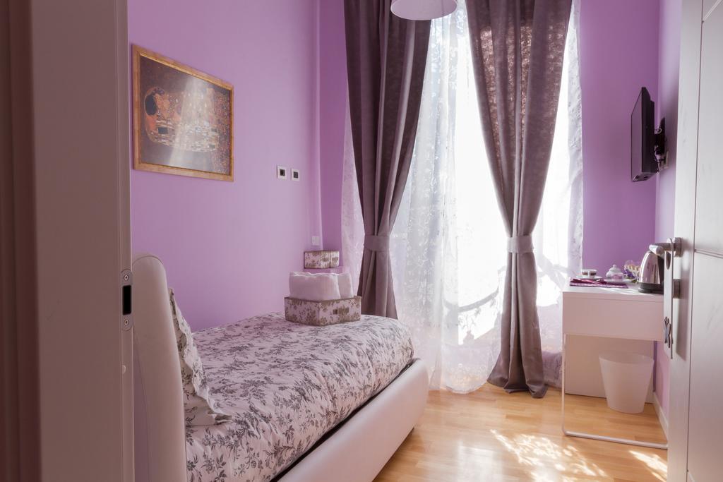 Bevilacqua Bed Roma Santa Croce 호텔 객실 사진