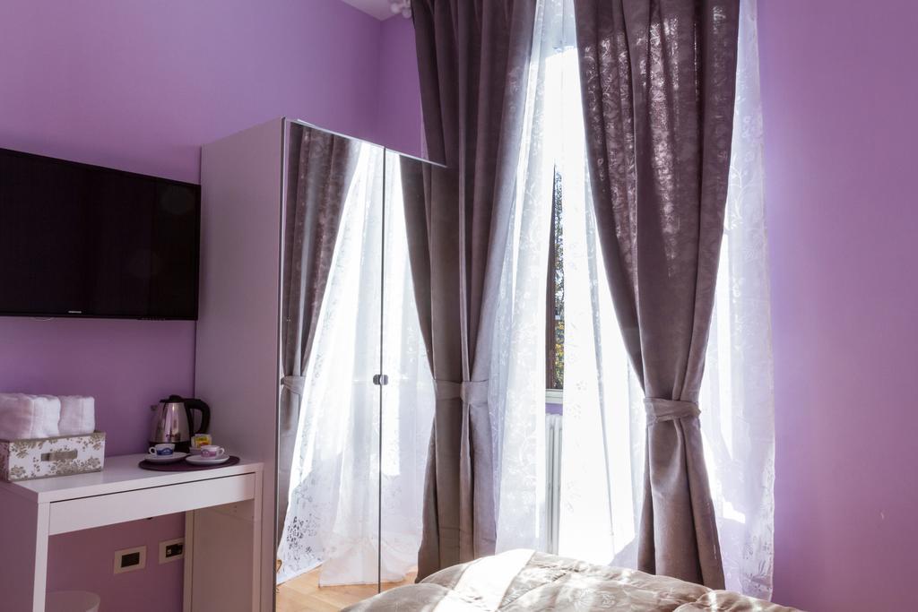 Bevilacqua Bed Roma Santa Croce 호텔 객실 사진